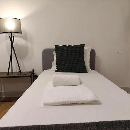 Elegant 3br Retreat In Historic Center 辛特拉