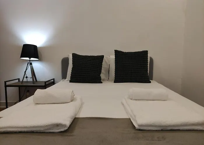 Elegant 3br Retreat In Historic Center 아파트 *